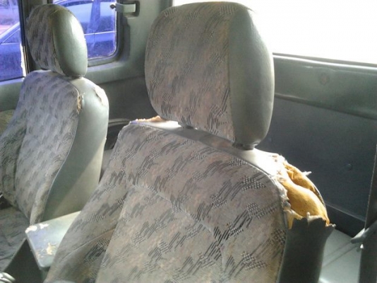 ขายกระบะแค็ปเดิมๆบางๆ ราคาเบาๆ MAZDA FIGHTER 2.5LUXURY ปี41/98 เครื่องฟิตใหม่ ช่วงล่างแน่น คัสซีสวยเดิม ไม่ผุ บอดี้บางเดิมสีดีมีลอกบางจุด ตำหนิตามรูป ยางดี4เส้น ล้อแม็ก หัวเก๋งไม่ผุ ภายในดี คอนโซลครบ แอร์ พ.พาวเวอร์ ก.ไฟฟ้า แน็นท์จัดได้ถึง 120,000 ราคาต่อ