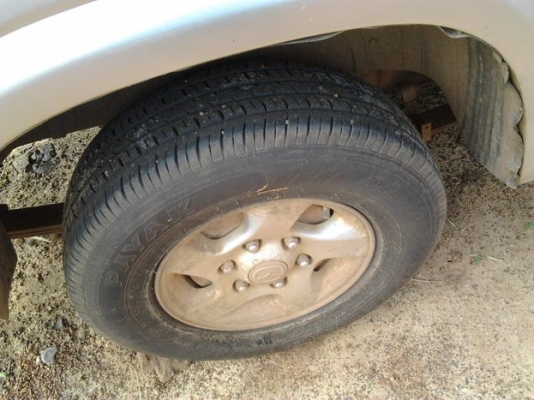 ขายกระบะแค็ปเดิมๆบางๆ ราคาเบาๆ MAZDA FIGHTER 2.5LUXURY ปี41/98 เครื่องฟิตใหม่ ช่วงล่างแน่น คัสซีสวยเดิม ไม่ผุ บอดี้บางเดิมสีดีมีลอกบางจุด ตำหนิตามรูป ยางดี4เส้น ล้อแม็ก หัวเก๋งไม่ผุ ภายในดี คอนโซลครบ แอร์ พ.พาวเวอร์ ก.ไฟฟ้า แน็นท์จัดได้ถึง 120,000 ราคาต่อ