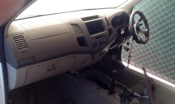 ขาย ซากพร้อมเล่ม Vigo Cab ปี 2006 สีน้ำตาล เล่มโอนลอย ราคาสุดท้าย