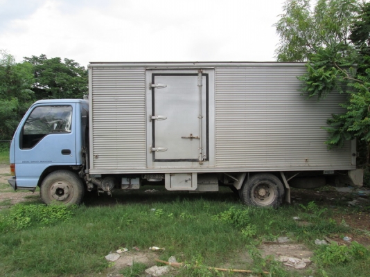 ขาย Isuzu NPR 6ล้อ หัวการ์ตูน 120แรง รถห้าง ปี95.