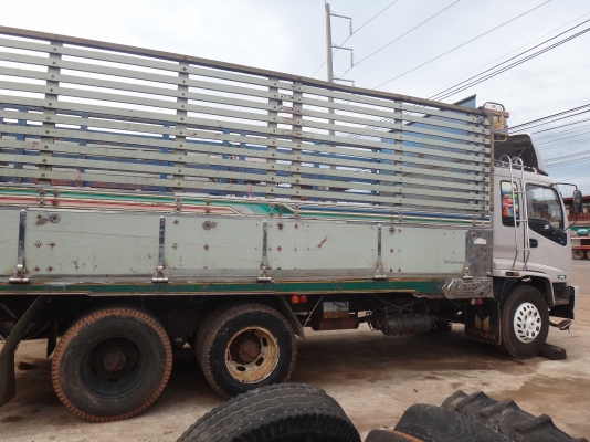 ขายด่วนรถสิบล้อเพลาเดียว ISUZU  DEGA  195  พร้อมใช้งาน