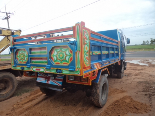 ขายรถ6ล้อดั้มเดก้า  สภาพสวยๆเพิ่งต่อเสร็จพร้อมใช้งานคับ