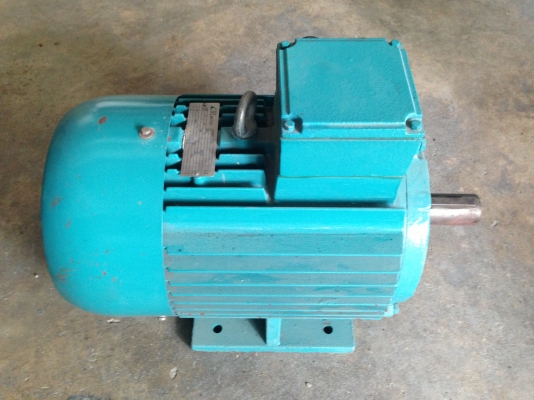 ขายมอเตอร์BL 5 HP. 900 RPM. 380 V สภาพใหม่มาก พร้อมใช้งาน