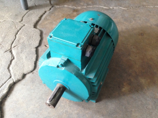 ขายมอเตอร์BL 5 HP. 900 RPM. 380 V สภาพใหม่มาก พร้อมใช้งาน