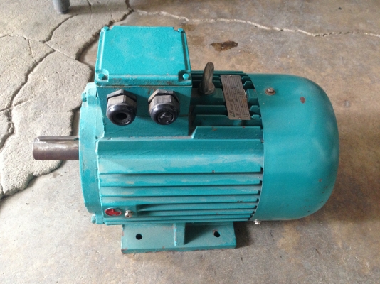 ขายมอเตอร์BL 5 HP. 900 RPM. 380 V สภาพใหม่มาก พร้อมใช้งาน