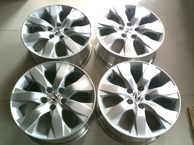 แม็กซ์Honda 17 นิ้ว New Accord สภาพใหม่เอี่ยม 5รู114 ถอดจากป้ายแดงครับ แม็กซ์Honda 17 นิ้ว New Accord สภาพใหม่เอี่ยม 5รู114 ถอดจากป้ายแดงครับ