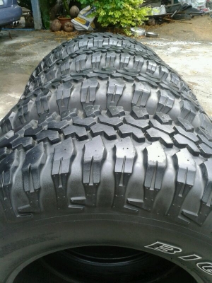 ขายยาง Mud Maxxis 762 ขนาด 265/75R16 ปี 10 สภาพดี ปรับราคาใหม่ หมื่นเดียวครับ ขายยาง Mud Maxxis 762 ขนาด 265/75R16 ปี 10 สภาพดี ปรับราคาใหม่ หมื่นเดียวครับ