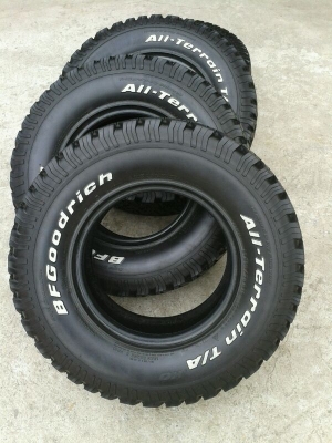 ขายยาง BF ALL 265/75R16 ปี 11 สวยๆ ขายยาง BF ALL 265/75R16 ปี 11 สวยๆ