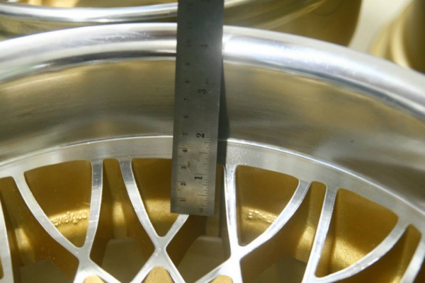 ล้อนอก JAPAN 15x8.5 ET-28 พร้อมยาง ล้อนอก JAPAN 15x8.5 ET-28 พร้อมยาง