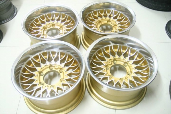 ล้อนอก JAPAN 15x8.5 ET-28 พร้อมยาง ล้อนอก JAPAN 15x8.5 ET-28 พร้อมยาง