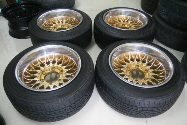 ล้อนอก JAPAN 15x8.5 ET-28 พร้อมยาง ล้อนอก JAPAN 15x8.5 ET-28 พร้อมยาง