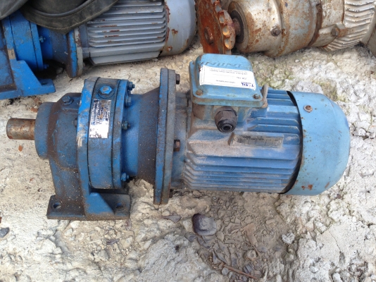ขายมอเตอร์เกียร์ 3 HP. 380 V อัตราทด 17:1 สภาพดี พร้อมใช้งาน รับประกันคุณภาพ มีอยู่ 10 ตัว