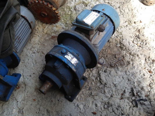 ขายมอเตอร์เกียร์ 3 HP. 380 V อัตราทด 17:1 สภาพดี พร้อมใช้งาน รับประกันคุณภาพ มีอยู่ 10 ตัว