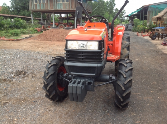 ปัญญาแทรคเตอร์มาแล้ว...จัดมาให้ครับ คูโบต้า L3408 ติดใบมีดใหม่ ยางหน้าใหม่