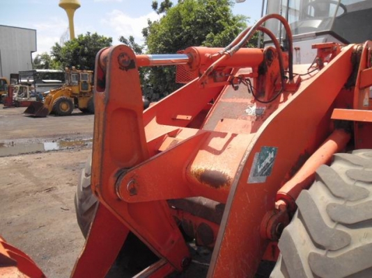 ขายด่วน สภาพสวยจัด รถตักล้อยาง HITACHI LX70-2C 1,100,000 บาท