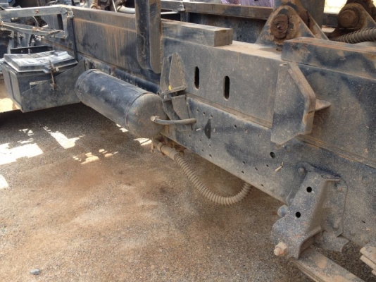 รถอิซูซุ 6 ล้อดั้ม NQR  150 แรงม้า ปี 48  สนใจติดต่อ 081 - 6079515