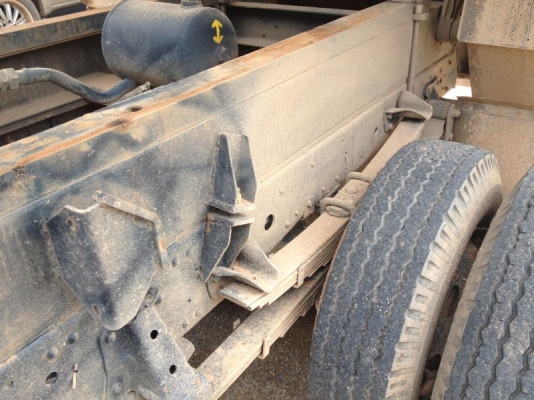 รถอิซูซุ 6 ล้อดั้ม NQR  150 แรงม้า ปี 48  สนใจติดต่อ 081 - 6079515