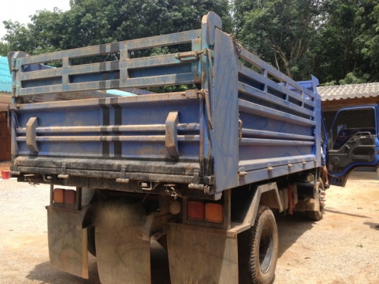 รถอิซูซุ 6 ล้อดั้ม NQR  150 แรงม้า ปี 48  สนใจติดต่อ 081 - 6079515