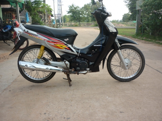 ขายเวฟ 125 s ขาย 10500 บาท