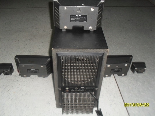 ขายชุดลำโพง AKAI  120 WATT  5ชิ้น  รุ่นเก่า จากญี่ปุ่น   เสียงสมบูรณ์แบบ