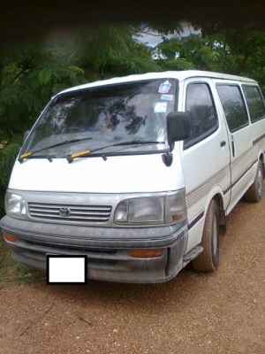 รถตู้ โตโยต้า