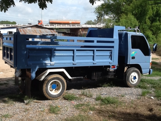 Isuzu npr หัวการ์ตูน 120 แรง ดั๊มสามมิตร รถห้าง