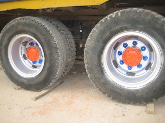 -ขายอิซูชุ10ล้อหัวยาว2เพลาใหญ่DLใช้ใด้ครับ -ขายอิซูชุ10ล้อหัวยาว2เพลาใหญ่DLใช้ใด้ครับ