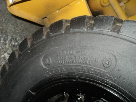ขายรถโฟร์คลิฟท์นำเข้าจากญี่ปุ่น KOMATSU รุ่น FG07-2 เครื่องเบนซิน ราคา 80,000 บาท รถนอกแท้