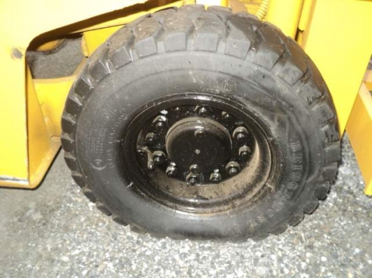 ขายรถโฟร์คลิฟท์นำเข้าจากญี่ปุ่น KOMATSU รุ่น FG07-2 เครื่องเบนซิน ราคา 80,000 บาท รถนอกแท้