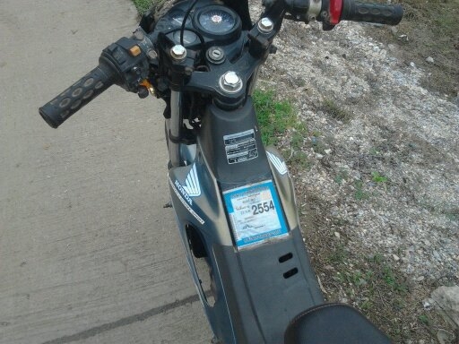 ขาย HONDA SONIC ปี 2544 เครื่องเดิม สภาพ ดี พร้อมใช้ ทะเบียนพร้อมโอน ภาษี ขาดต่อ 2 ปี ครับ