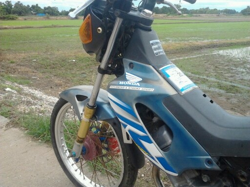 ขาย HONDA SONIC ปี 2544 เครื่องเดิม สภาพ ดี พร้อมใช้ ทะเบียนพร้อมโอน ภาษี ขาดต่อ 2 ปี ครับ