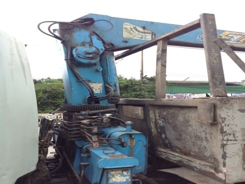 Hino Hi-Tech 6 ล้อ FG+เครน3ตัน. 5 เหลี่ยม ท้องV  เครื่อง 210 แรงม้า กระบะยาว 6 เมตร ยางขอบ20 สภาพ 90\% เบรกจิ๊ฟฟี่ พวงมาลัยเพาเวอร์  ไฟฟ้า. สภาพพร้อมใช้. 750,000