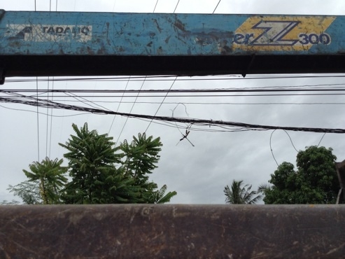 Hino Hi-Tech 6 ล้อ FG+เครน3ตัน. 5 เหลี่ยม ท้องV  เครื่อง 210 แรงม้า กระบะยาว 6 เมตร ยางขอบ20 สภาพ 90\% เบรกจิ๊ฟฟี่ พวงมาลัยเพาเวอร์  ไฟฟ้า. สภาพพร้อมใช้. 750,000