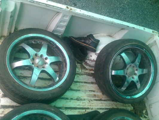 ขายแม็คLENSO ขอบ17 4-100+ 4-114พร้อมยาง 5500 บาท ถูกๆ