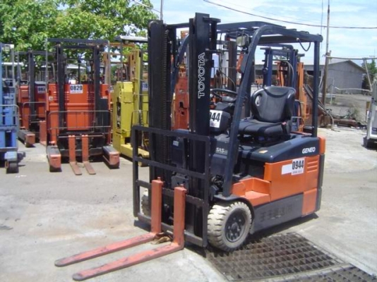 โฟล์คลิฟท์ ขายถูกมาก รถยกไฟฟ้า TOYOTA 7FB15 สวยจัด ใหม่มาก130,000 บาท