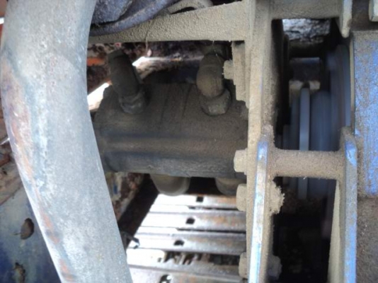 ขายถูก ขายแบ็คโฮเล็ก AIRMAN รุ่น : HM30S ราคา 130,000 บาท