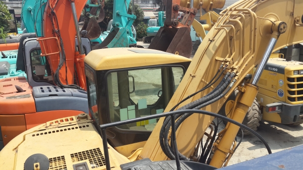 CAT 313BCR เก่านอก พร้อมใช้งาน รถสวยจริงใบ 70 ซ.ม CAT 313BCR เก่านอก พร้อมใช้งาน รถสวยจริงใบ 70 ซ.ม