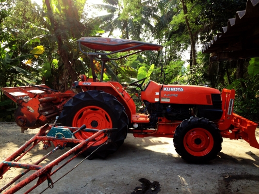 ขายด่วนรถไถคูโบต้าL4508พร้อมอุปกรณ์2อย่าง ดันดินหน้าและโลเตอร์ลี่รถอยุ่ที่จังหวัดกำแพงเพชร