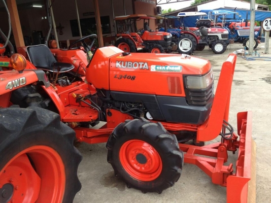 ขายด่วนรถไถคูโบต้าL3408พร้อมดันดินหน้าและโลเตอร์ลี่รถอยุ่ที่จังหวัดกำแพงเพชร