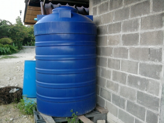 ขายด่วนถังเก็บน้ำบนดินโพลีเอทีอิน ขนาด 2,000 ลิตร ขายถูก 4,900.-