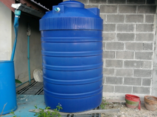 ขายด่วนถังเก็บน้ำบนดินโพลีเอทีอิน ขนาด 2,000 ลิตร ขายถูก 4,900.-