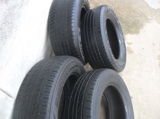 ยาง 205/65R15 ปี09 สวยๆ 4 เส้น ราคา 1700 บาท