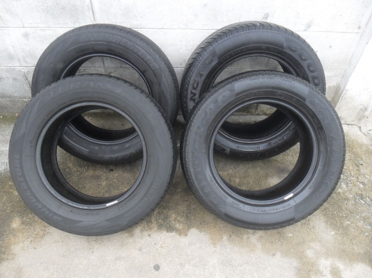 ยาง 205/65R15 ปี09 สวยๆ 4 เส้น ราคา 1700 บาท