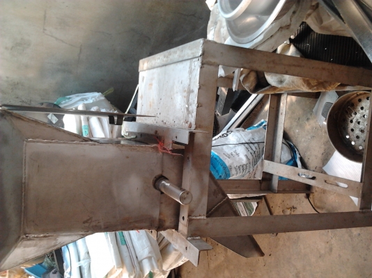 ขายเครื่องโม่นำ้แข็งราคา4000บาท