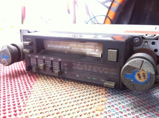 ขายวิทยุติดรถโบราณ ยี้ห้อโรสตาร์ แนวเรโทร  หลายตัวถูก ติดคอนโซนรถได้อารมณ์ย้อนยุค เอาไปทำเป็นอะไหล่ก้ได้