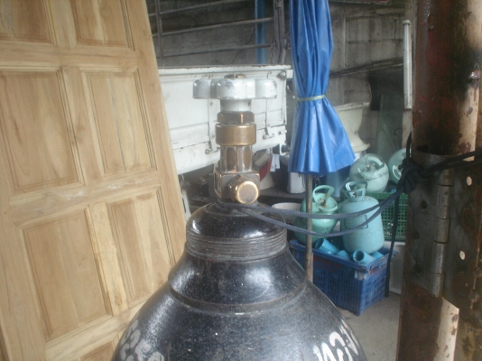 ขอบคุณครับขาประจำหนุ่มสาครสนามบินสุวรรณภูมิ**ถังใหญ่ใช้อยู่ปกติ  ขาย3000บาท   ขายครับ    ขายครับ  ขายครับ