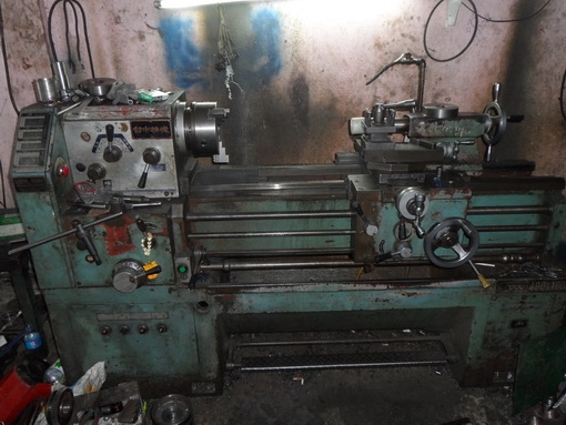 ขายครับขาย เครื่องกลึง 6 ฟุต 4 เพลา มีเบรค victor พร้อมใช้ 98000 บาท