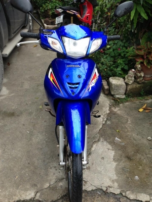 ขาย Wave125 ปี47 สีน้ำเงิน รถบ้าน ผู้หญิงขี่ แถว ๆ บ้านคับ