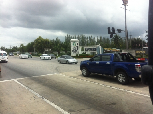 ขายฟอร์คลิฟต์ KOMUTSU FG15C-18 ,เสาสูง 3 เมตร มีฮิ้งฟอร์ค ,เกียร์ MT ขอบคุณมากครับพี่นุสิทธิ์ จ.ปัตตานี ,5727 ช.ม ,(รับประกันเครื่องยนต์ 6 เดือน )   สภาพเดิมแท้จากญี่ปุ่น   สีเดิมและตัวถังสภาพเดิมจากญี่ปุ่น