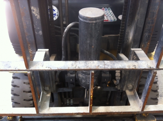 ขายฟอร์คลิฟต์ KOMUTSU FG15C-18 ,เสาสูง 3 เมตร มีฮิ้งฟอร์ค ,เกียร์ MT ขอบคุณมากครับพี่นุสิทธิ์ จ.ปัตตานี ,5727 ช.ม ,(รับประกันเครื่องยนต์ 6 เดือน )   สภาพเดิมแท้จากญี่ปุ่น   สีเดิมและตัวถังสภาพเดิมจากญี่ปุ่น